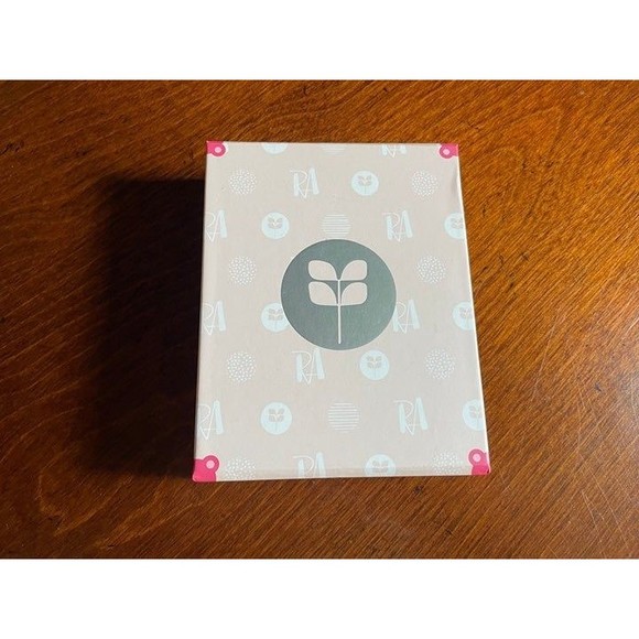 Red Aspen - Luxe False Lashes Travel Book - Picture 4 of 4